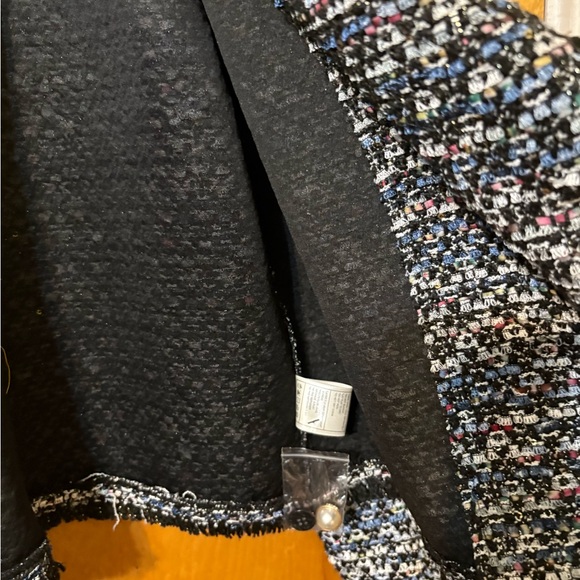 cupcakes & cashmere Black Multi Tweed Pearl-Button Cropped Blazer - Picture 7 of 8